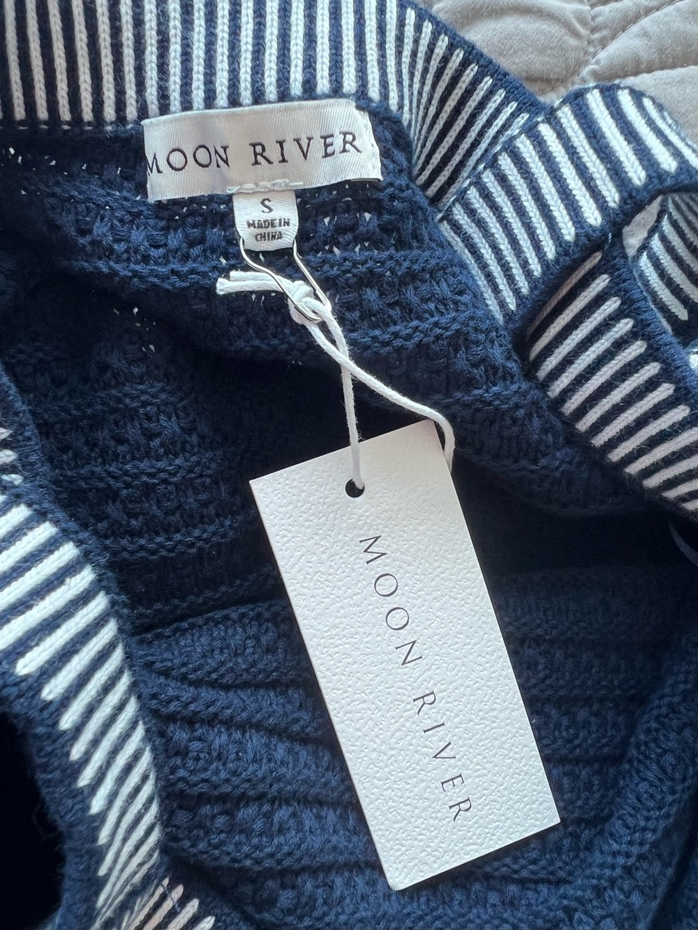 MOON RIVER Navy and Off White Knit Top Midi Dress - Picture 15 of 16